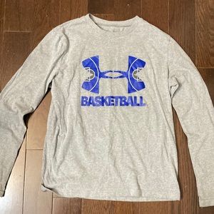 Kids Under Armour long sleeve shirt size M